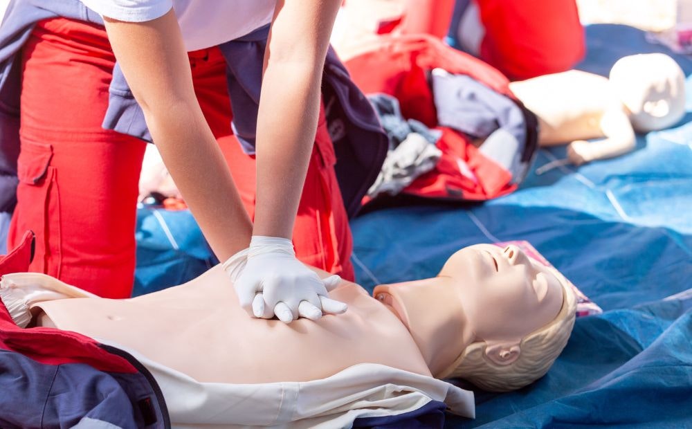 Easy First Aid And Cpr Training: Learn Lifesaving Skills Today
